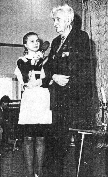 Э. Смирнова. С. С. Гейченко и юное поколение. С.С. Гейченко выступает на пушкинском вечере в Тямшанской средней школе (16 февраля 1989 г.)