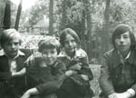 Я, Марина Поливко, Марина Платонова, Лёша. 1979 г. Click here -> 430x600 пикс.